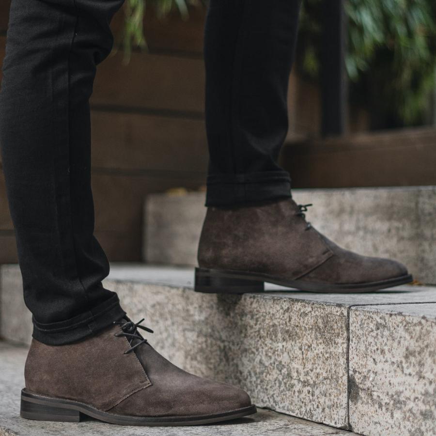 Men's Thursday Scout Suede Chukka Boots Grey | CA58UZG