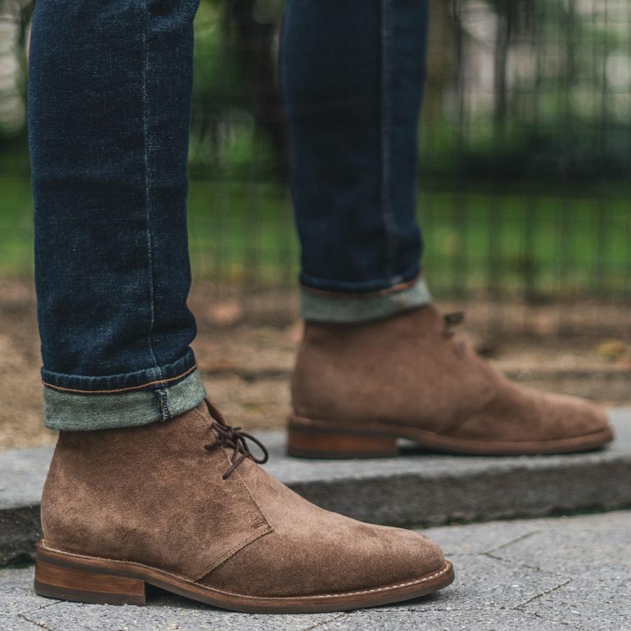 Men's Thursday Scout Suede Rugged & Resilient Chukka Boots Brown | CA64QMA