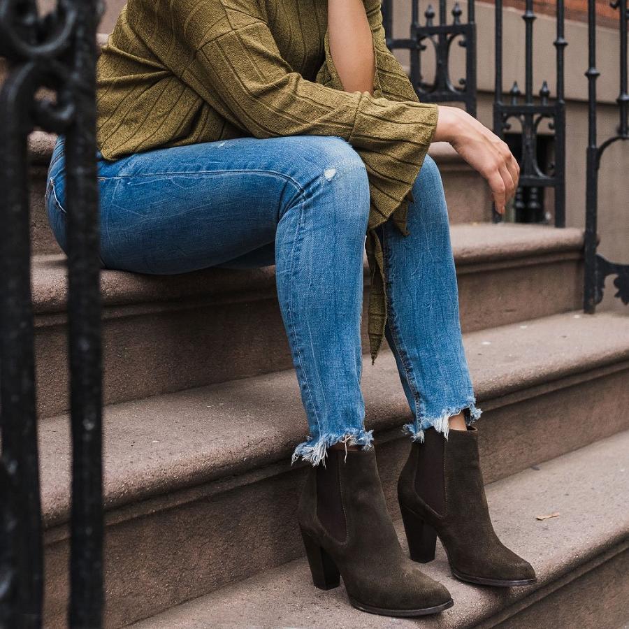 Women's Thursday Avenue Suede Chelsea Boots Olive | CA184AHK