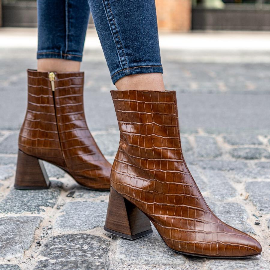 Women's Thursday Heartbreaker Leather Booties Brown | CA384LIS